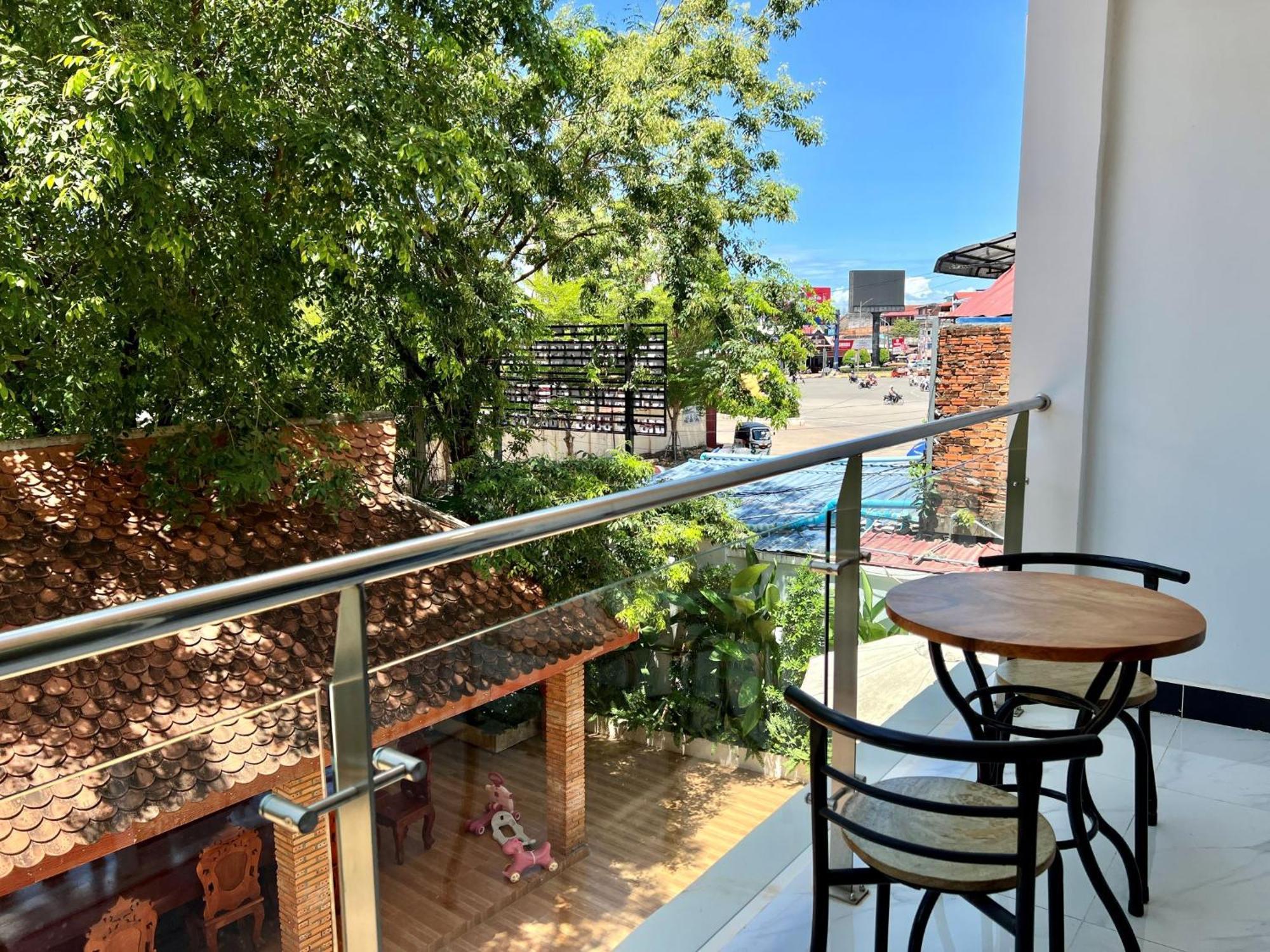 Nyna Villa Guesthouse 캄폿 외부 사진
