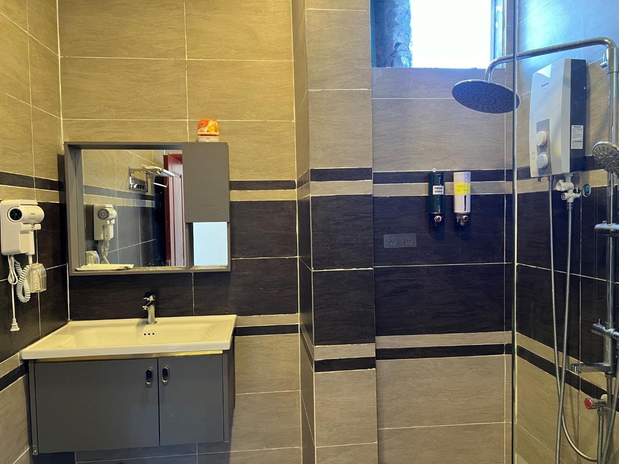 Nyna Villa Guesthouse 캄폿 외부 사진